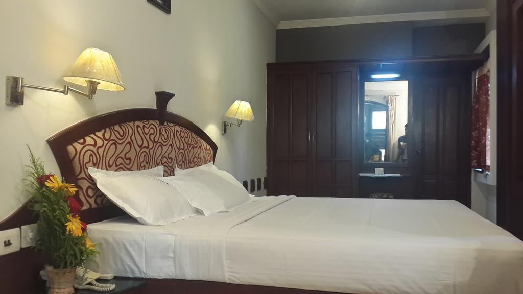 Hotel Planet Mount Chennai Esterno foto