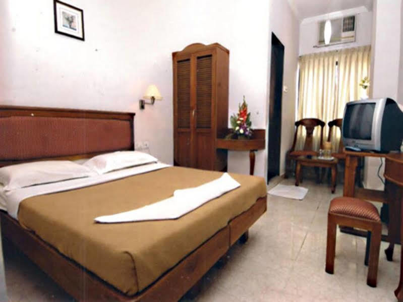 Hotel Planet Mount Chennai Esterno foto
